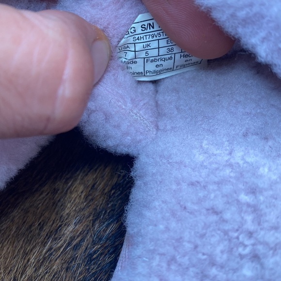 Women’s UGG winter sandals size 7 check them out thanks 🙏 - Picture 7 of 7